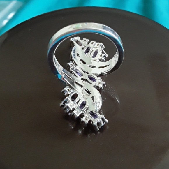 Ring - Picture 2 of 4